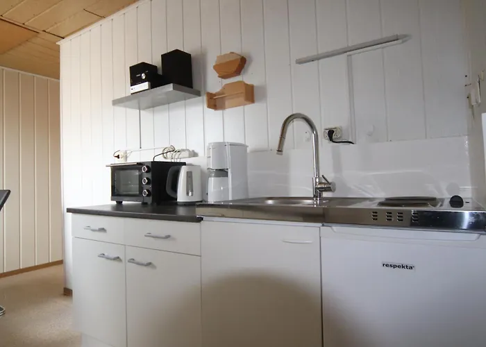 Ruhige Wohnung mit Terrasse nur 5 Minuten zur Müritz